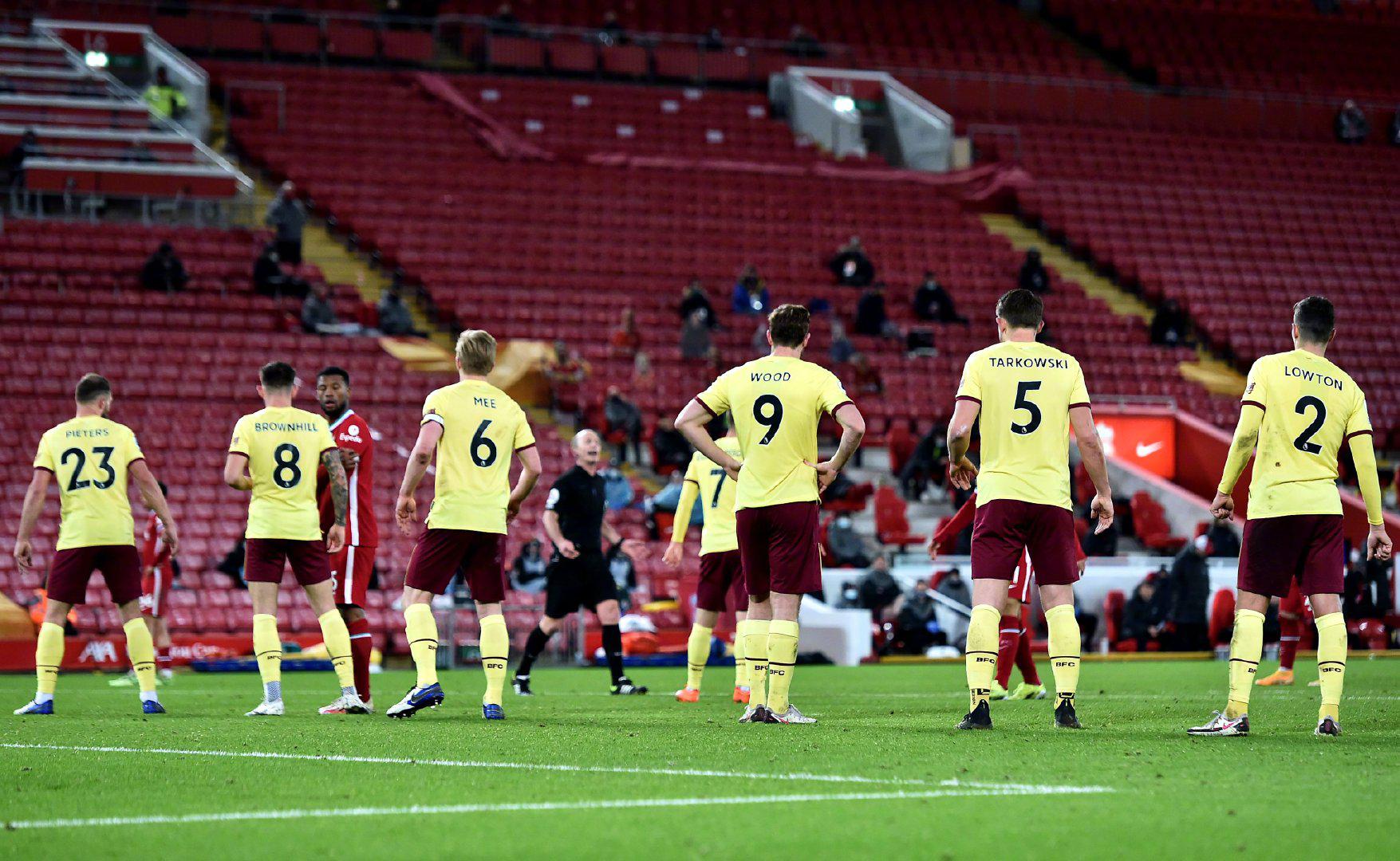 地亚队在防 地亚队在防